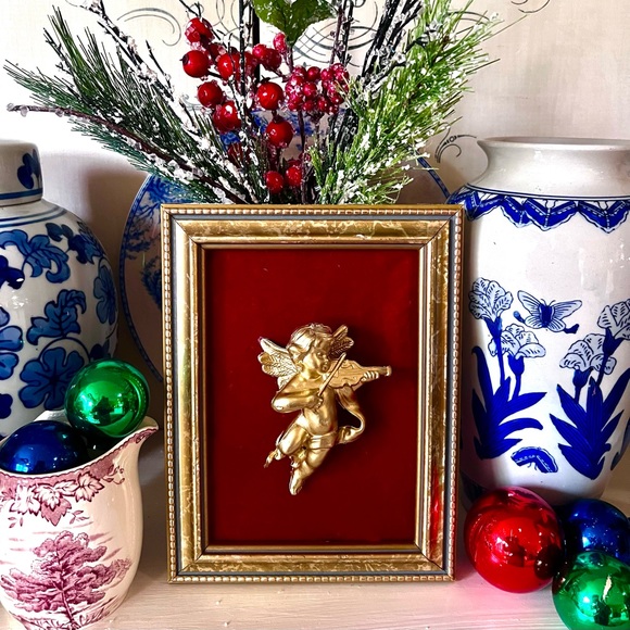 Vintage Red Velvet Framed Cherub - Picture 2 of 5